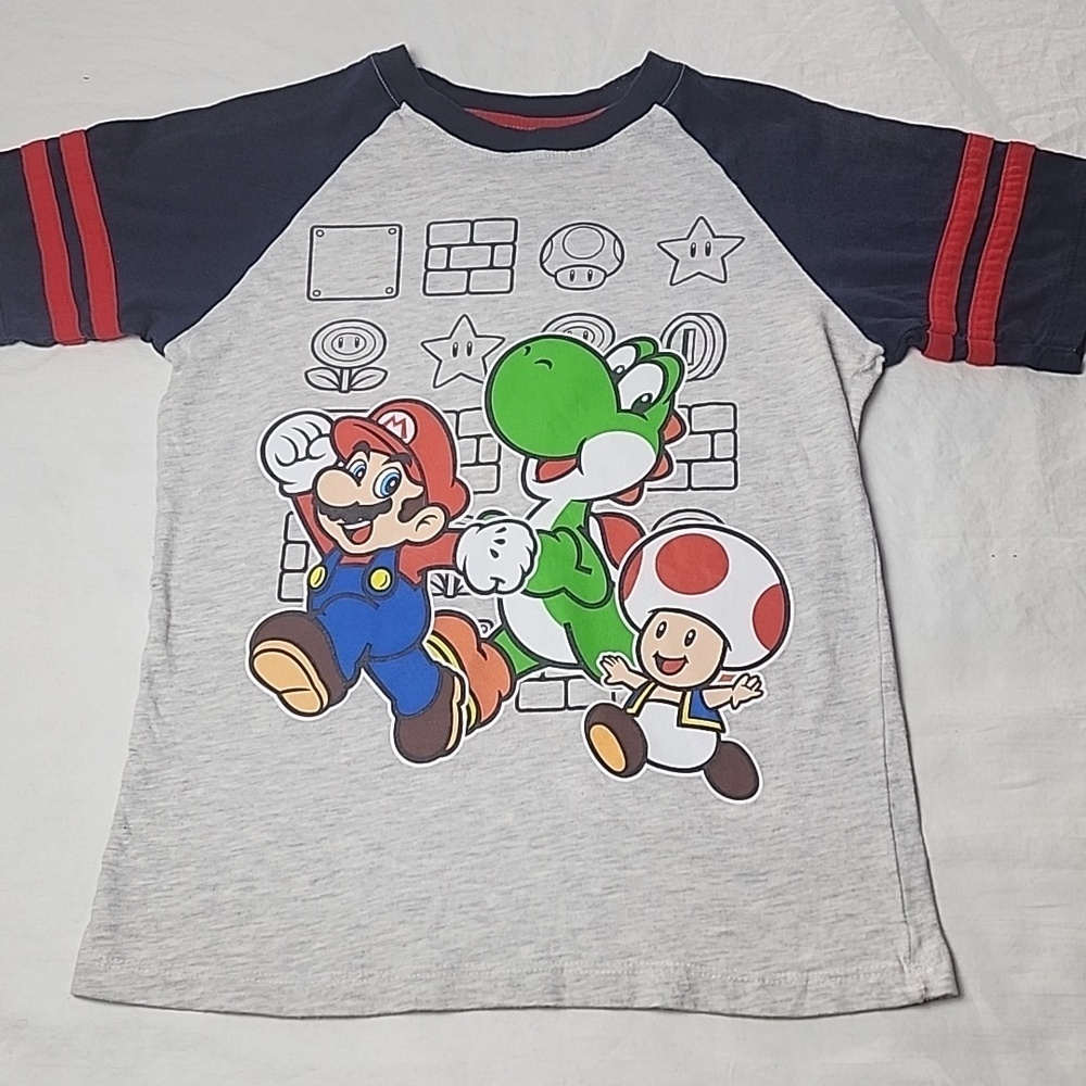 Nintendo Super Mario Boys Size 8 Graphic Tee Mario Yoshi Toad Gamer Shirt